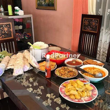Bromo Indah Lestari Homestay Mitra Reddoorz Pasuruan Exterior photo