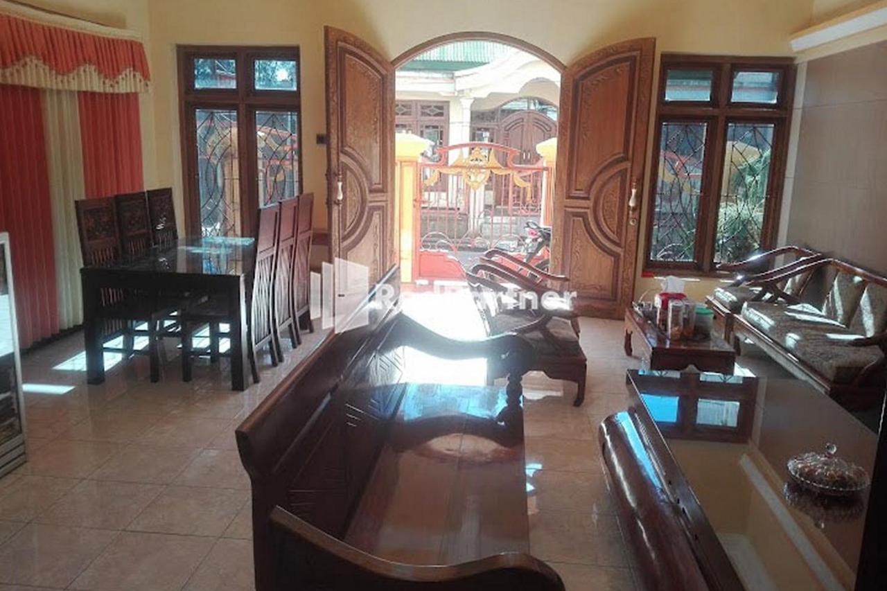 Bromo Indah Lestari Homestay Mitra Reddoorz Pasuruan Exterior photo